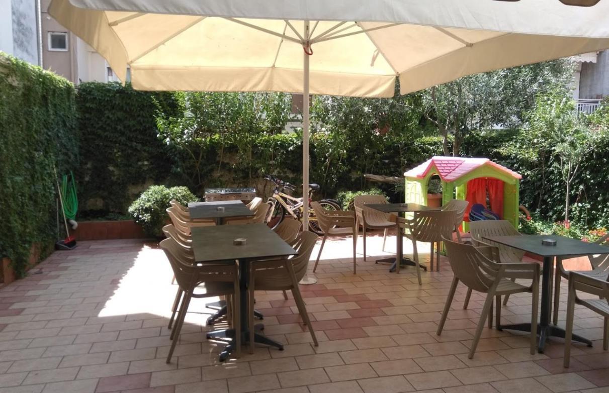 Olympiakí Aktí Giorgos Apartments Sea View מראה חיצוני תמונה